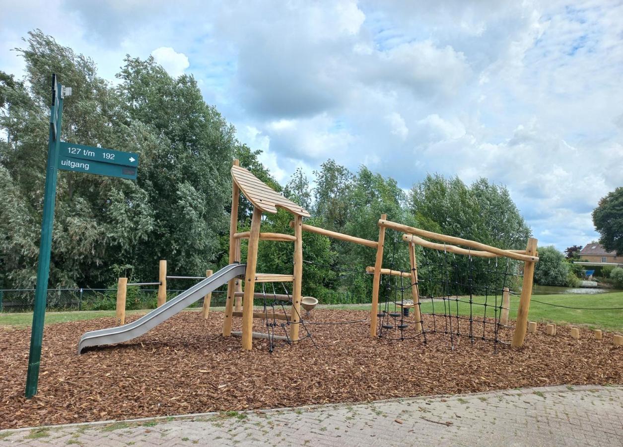 Huisje Finn, Met Grote Tuin En Veel Privacy Dirkshorn Экстерьер фото
