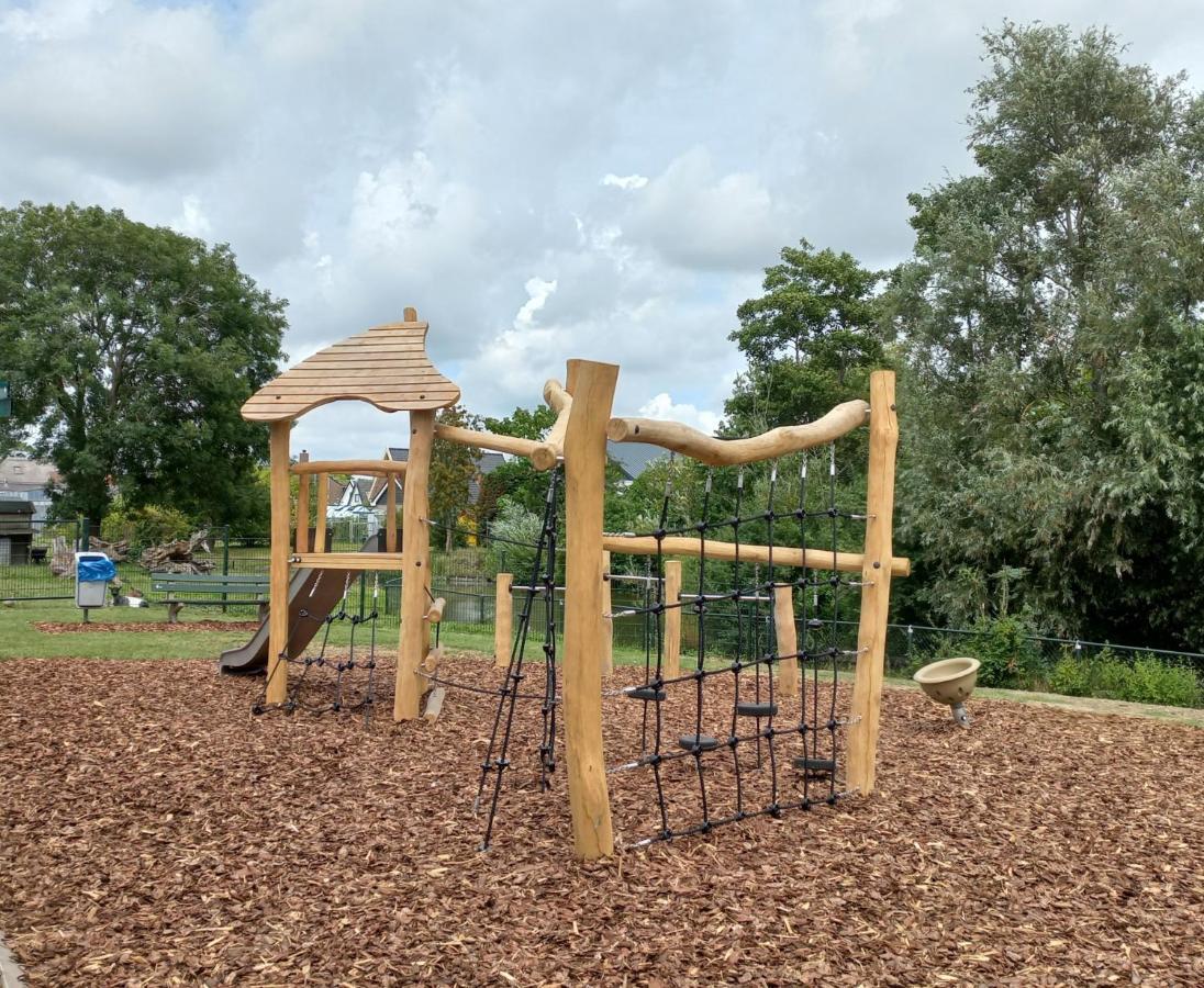 Huisje Finn, Met Grote Tuin En Veel Privacy Dirkshorn Экстерьер фото