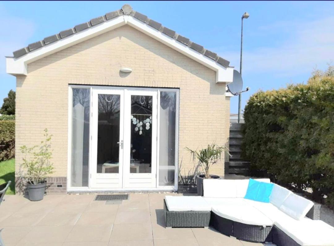 Huisje Finn, Met Grote Tuin En Veel Privacy Dirkshorn Экстерьер фото